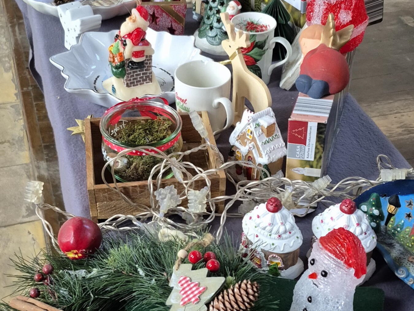 Beim Flohmarkt kann alles zum Fest angeboten werden. Foto: Kalle