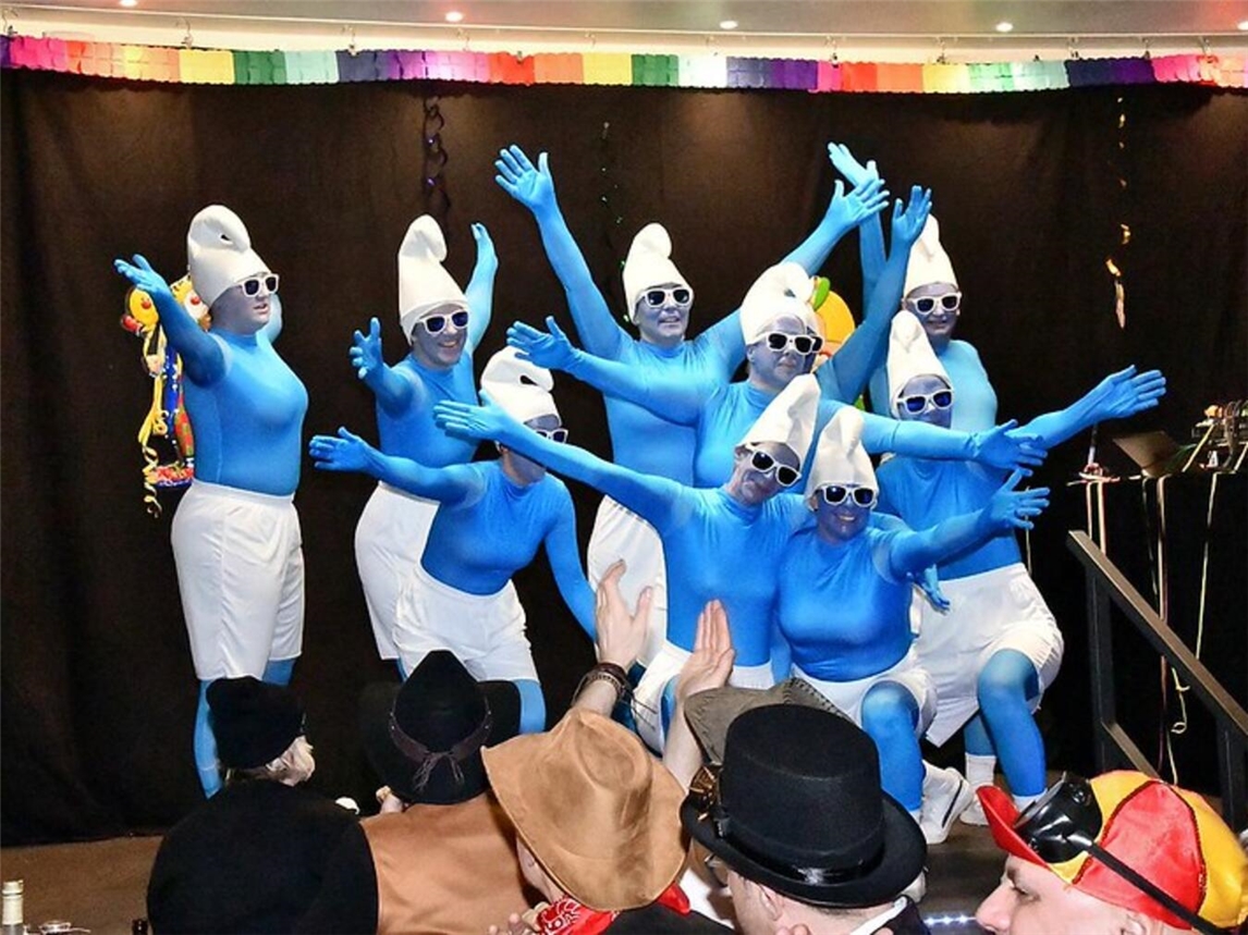 Beim großen Finale tanzten schließlich alle wie ein Schlumpf – und bewiesen einmal mehr: Der Karneval in Labbeck lebt von Gemeinschaft, Kreativität und jeder Menge Herzblut. Foto: privat