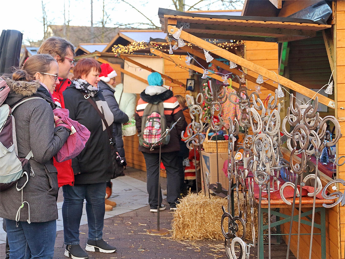 Beim Nikolausmarkt in Alpen kann wieder nach Herzenslust gestöbert werden. NN-Archivfoto: Theo Leie