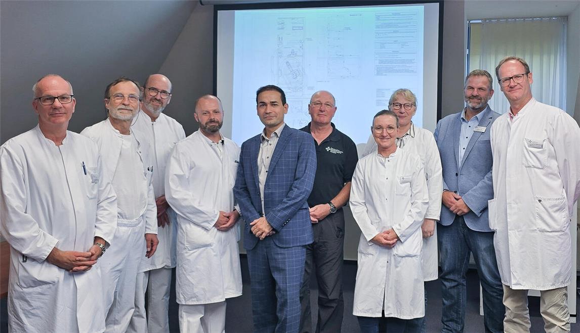 Beim offiziellen Startschuss waren vor Ort (v.l.n.r.): Dr. med. Norbert Bayer, Klaus Lippok, Ralf Kappel, Dr. Emil Liteanu, Sadik Tastan, Heinz Melzer, Margret Hendricks, Prof. Dr. Silvia Obenauer, Georg Lenz und Dr. Klaus Dieter Willenborg.Foto: Marco Orts