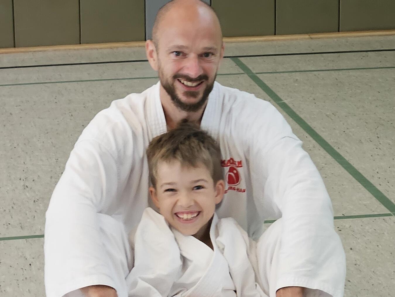 Beim Training: Sam mit seinem Vater. Foto: Kaiten