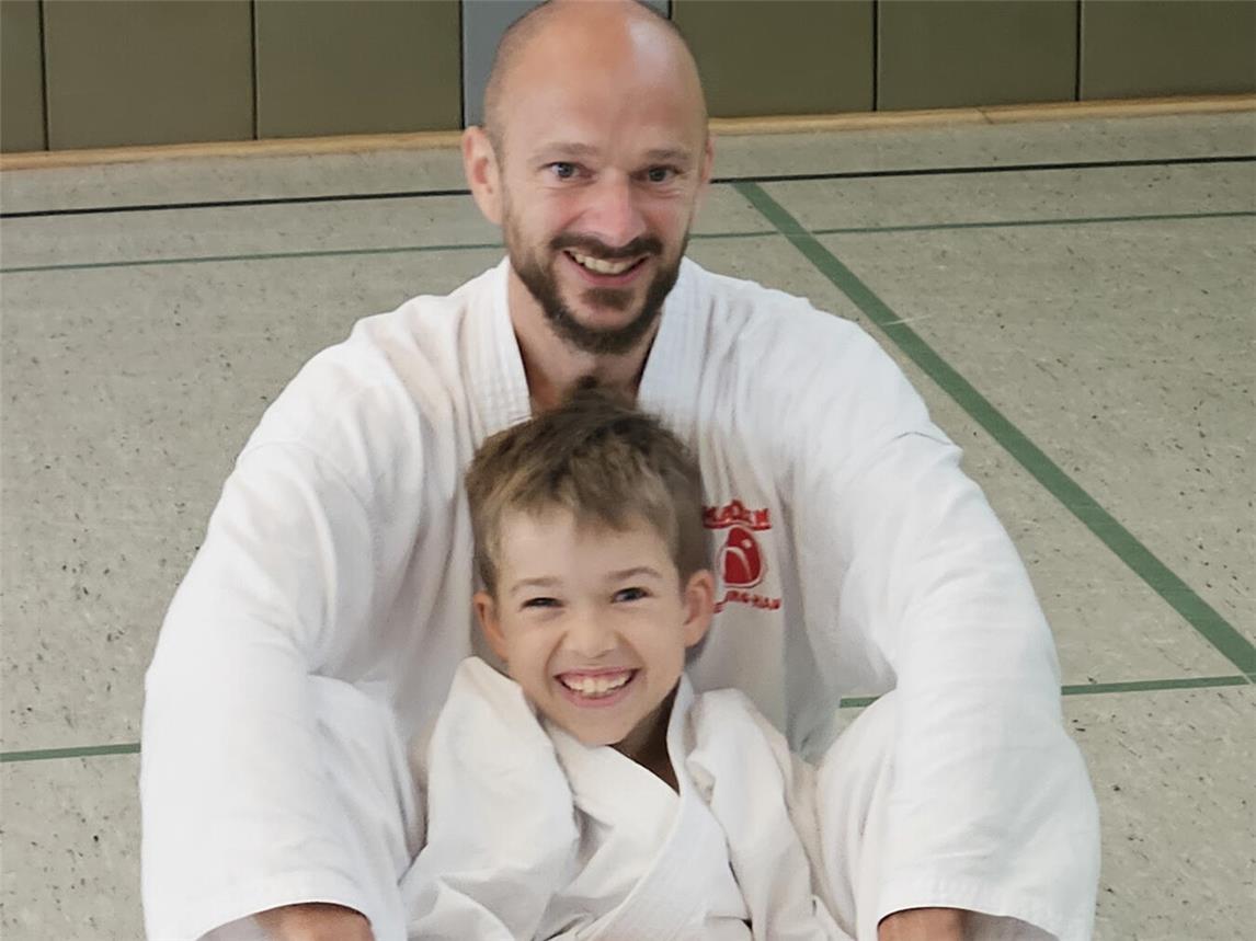 Beim Training: Sam mit seinem Vater. Foto: Kaiten