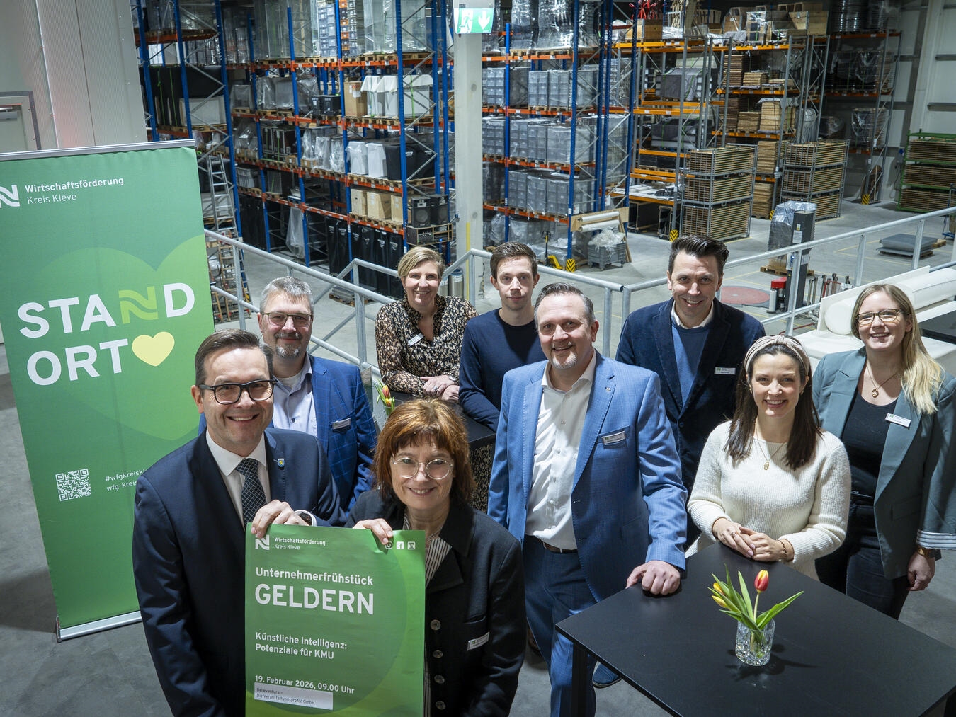 Beim Unternehmerfrühstück in Geldern bei der Firma Eventura (v.l.): Sven Kaiser (Bürgermeister Stadt Geldern), Gerrit Röhl (KPP Steuerberatungsgesellschaft), Brigitte Jansen (WFG Kreis Kleve), Andrea Franken (Moderatorin), Martin Spütz (screenwork), Stefan von Laguna (Wirtschaftsförderer Stadt Geldern), Ingo Prang (KPP Steuerberatungsgesellschaft), Christiane Cürvers (Cürvers Industriethermographie) und Irina Janßen (Wirtschaftsförderung Kreis Kleve).Foto: WfG Kreis Kleve