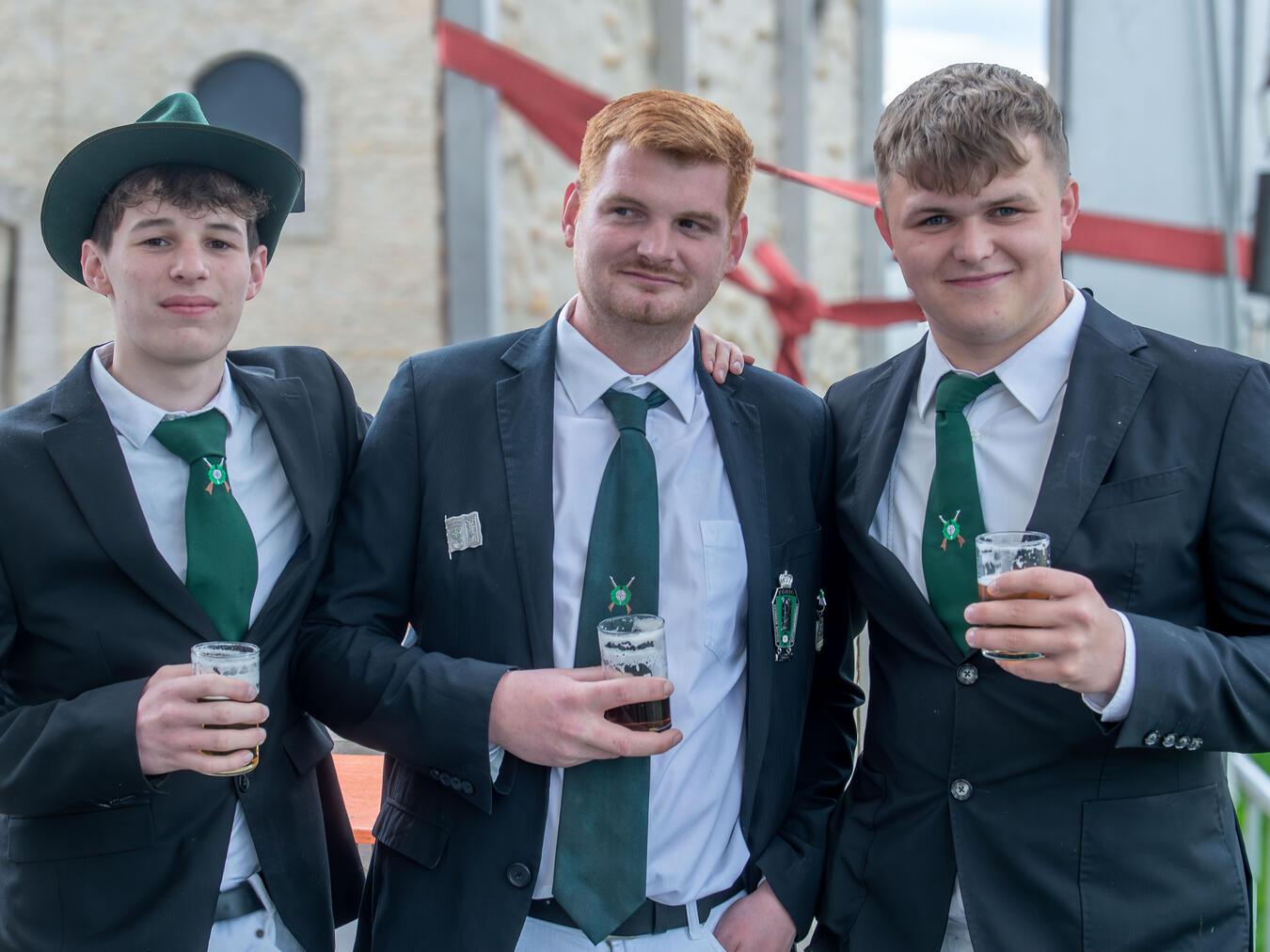 Beim Vogelschießen herrschte gesellige Osterstimmung. NN-Foto: Gerhard Seybert.