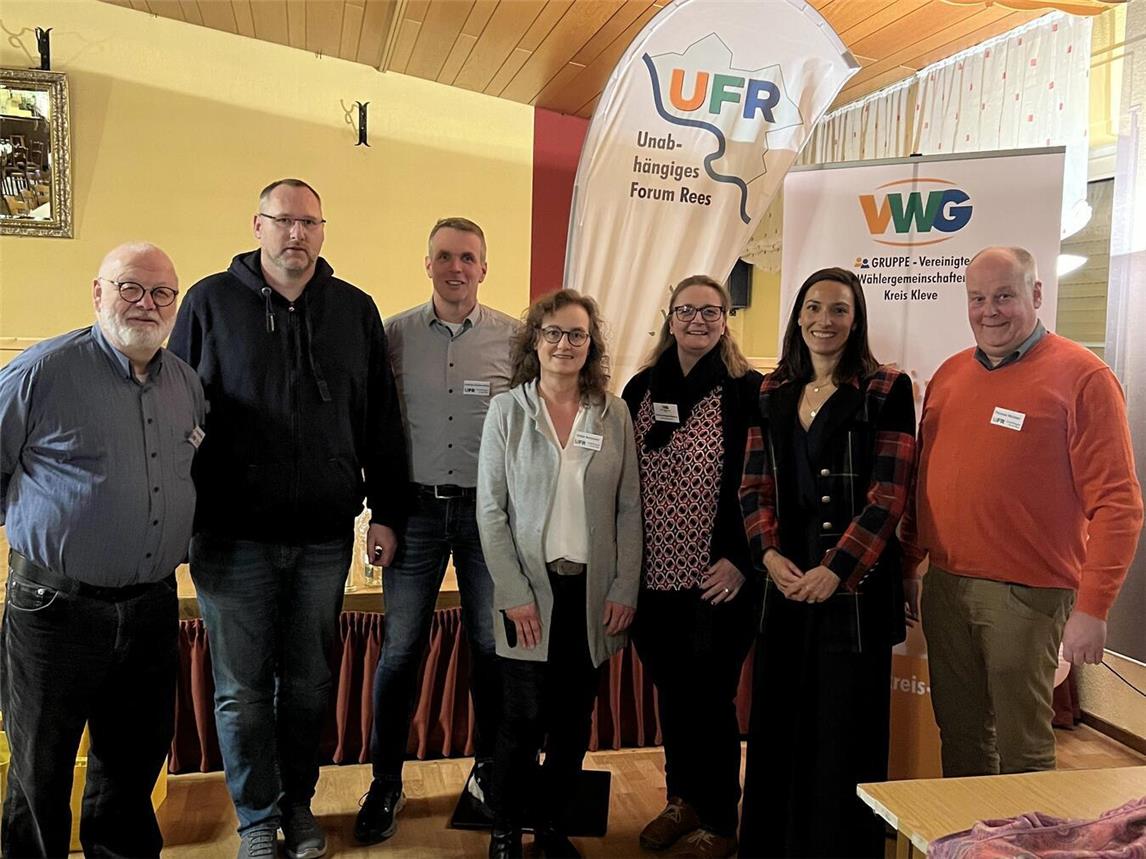 Beim Vortrag in Rees: (v. l.) Andreas Kelleter, Markus Peukes, Christian Schulze-Böining, Heike Naumann, Patricia Gerlings-Hellmanns, Sabina Büttner (Bund der Steuerzahler) und Thomas Winkler. Foto: privat