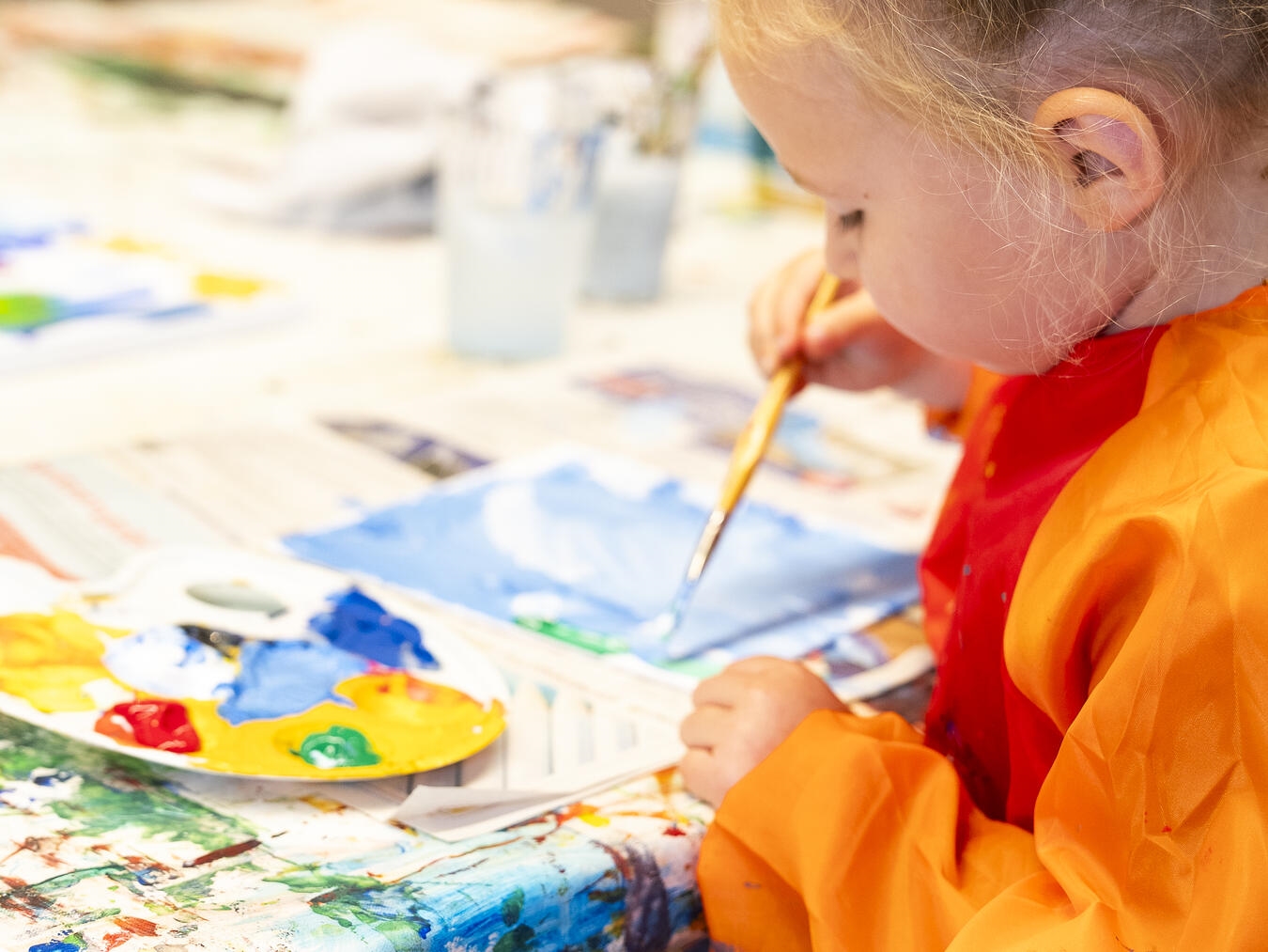 Beim Workshop im Niederrheinischen Museum dreht sich alles um Leinwandmalereien für Kinder. Foto: David Simon Fotografie & Video