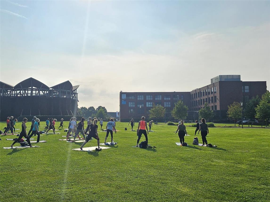 Beim Yoga können die Teilnehmenden neue Kraft tanken und die Ausdauer fördern. Foto: Wallfahrtsstadt Kevelaer