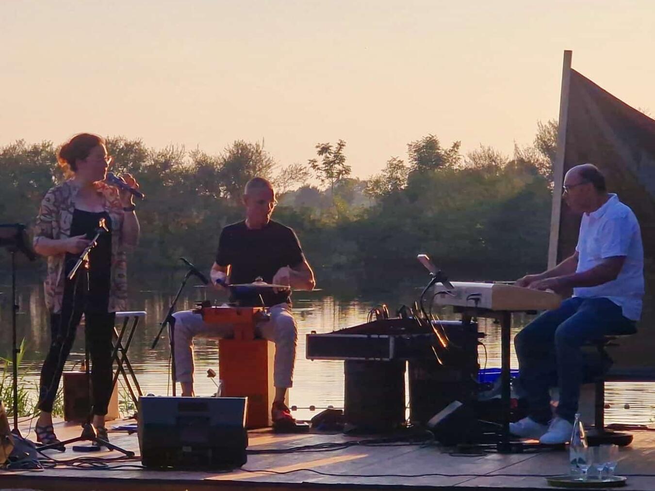 Bereits im vergangenen Jahr spielten „Traces“ am Strandbad. Foto: privat