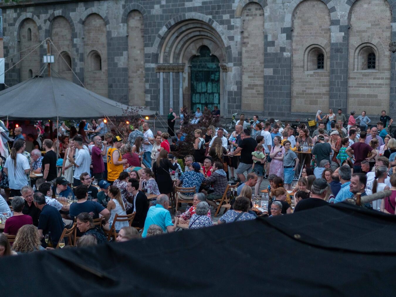Besonders beim Quiz-Abend und an den beiden Konzertabenden dürfte der Vorplatz des Domes wieder gut gefüllt sein. Foto: DPSG Xanten