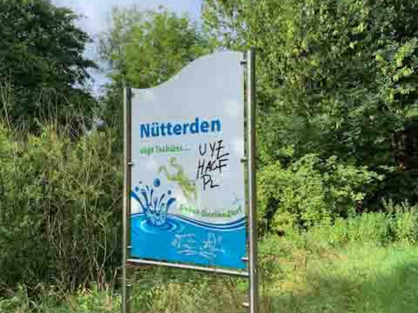 Besprühtes Schild. Foto: Gemeinde Kranenburg