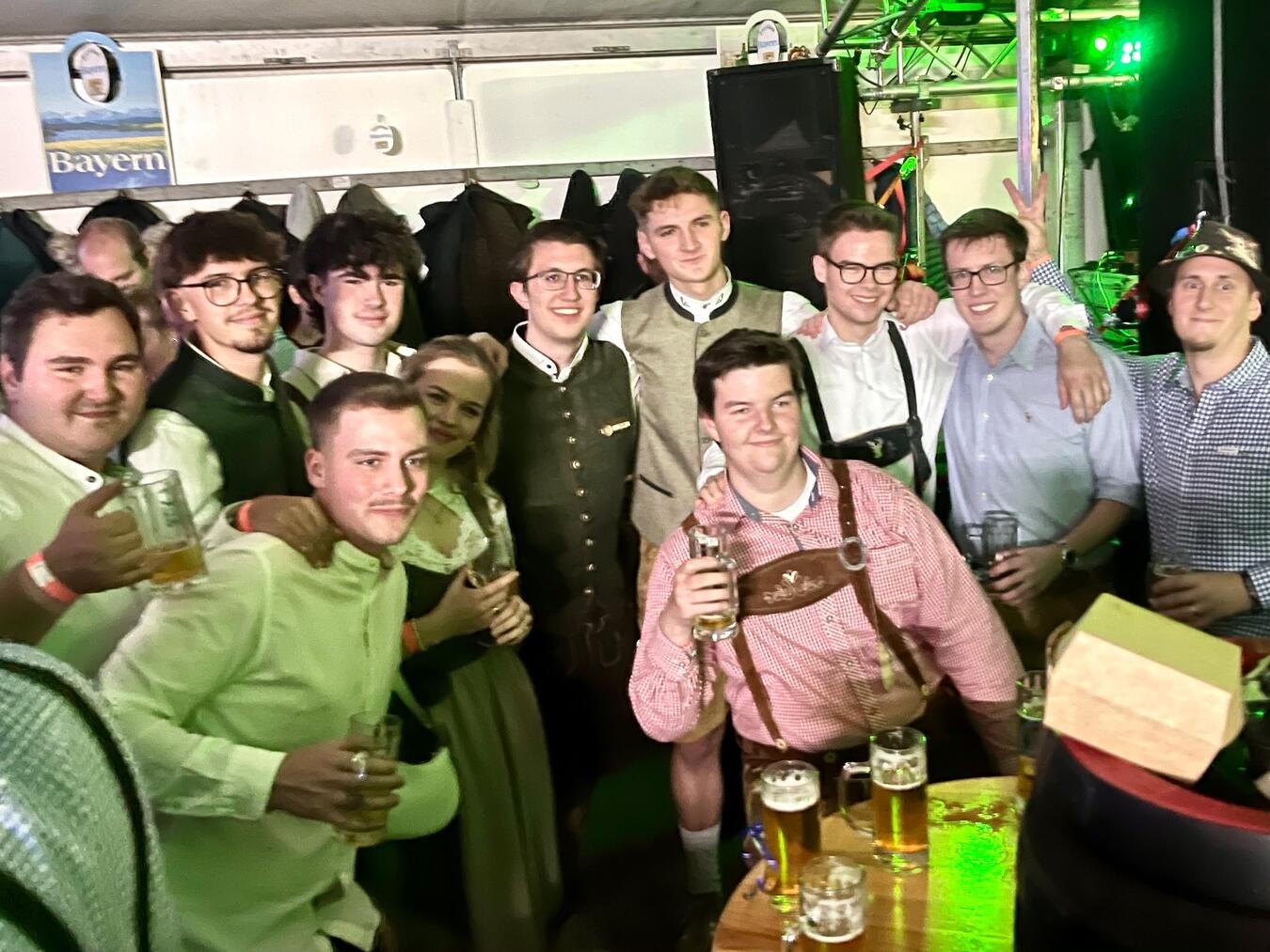 Beste Stimmung beim Oktoberfest in Stenden. Fotos: privat