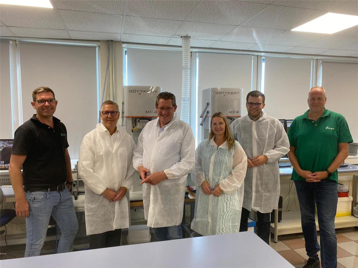 Besuch bei Biotec: (v. l.) Frank Rörthmans, Peter Brunk, Dietmar Brockes, Heike Guddorp, Luca Kersjes und Michael Schulte. Foto: privat
