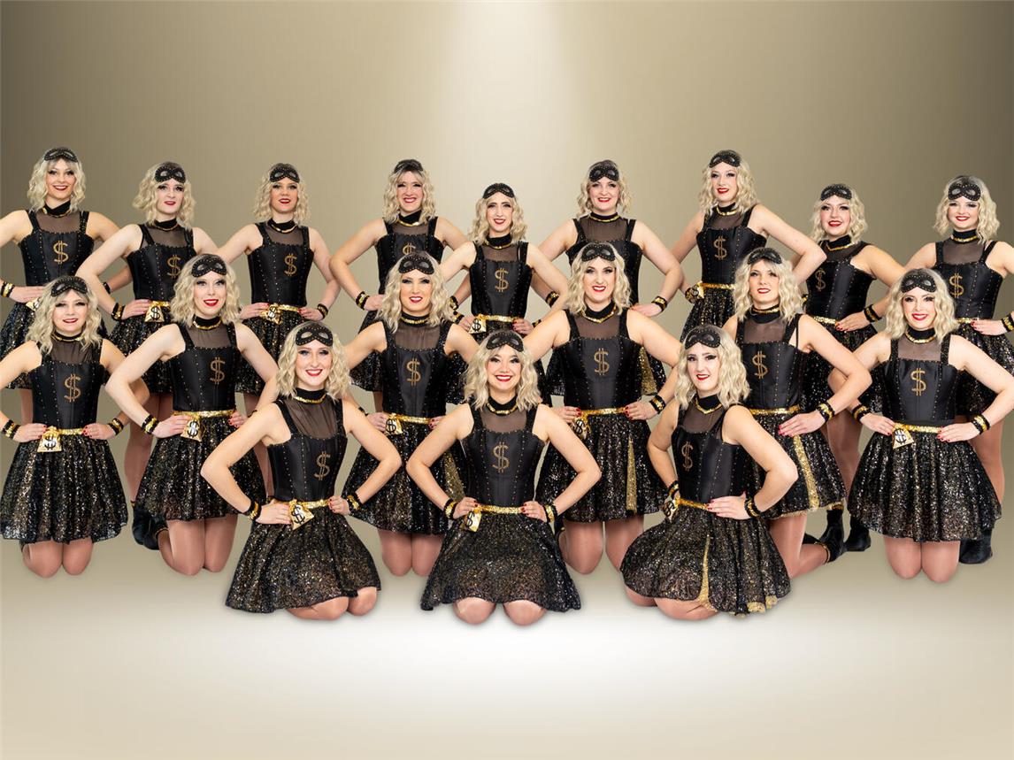 Besucher der Großen Kappensitzung des VFR Blau-Gold Kevelaer am Samstag dürfen sich auf den Auftritt der Showgirls freuen. Foto: David Göcking