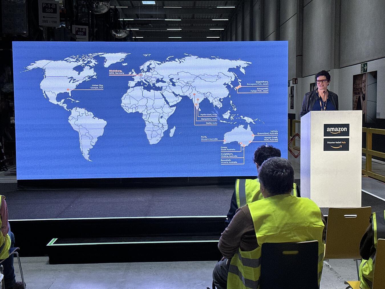 Bettina Stix reiste extra aus Seattle an, um das Hilfsprogramm Journalisten aus elf Ländern vorzustellen.