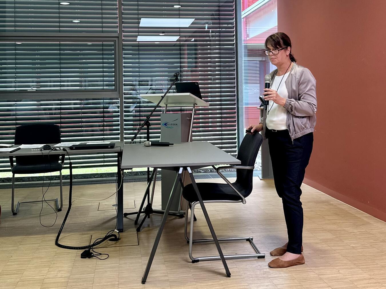 Bettina von der Linde stellte den Entwurf des städtebaulichen Rahmenplans jetzt im Bürgerforum vor. 