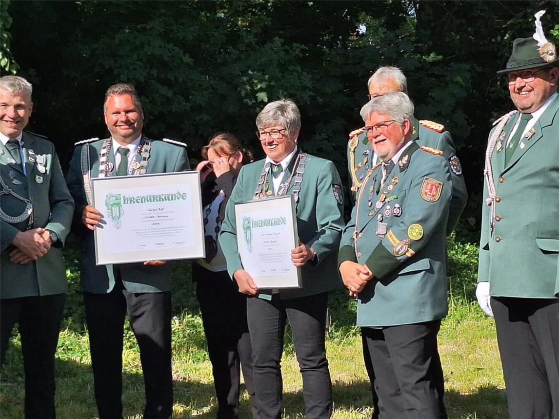Zwei Sieger beim Bezirkskönigschießen des Bezirksverbands Moers