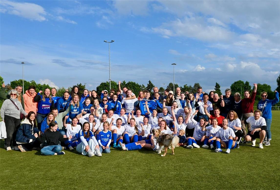 1. Damenmannschaft des VfB Alemannia Pfalzdorf steigt in die Landesliga auf