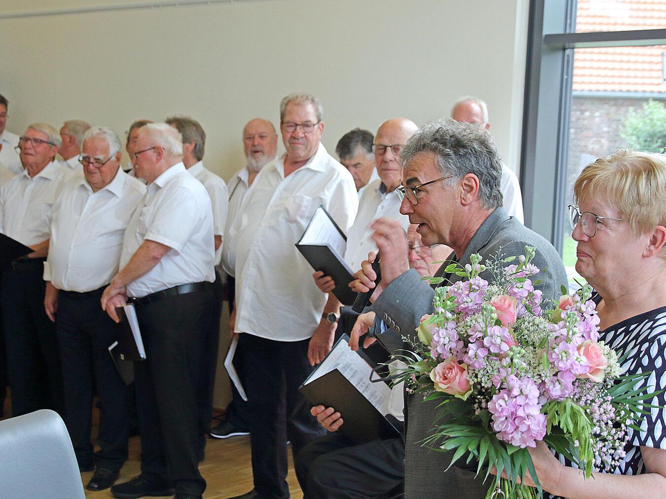 Tolle Stimmung beim Weinfest des MGV Borth  in Wallach 