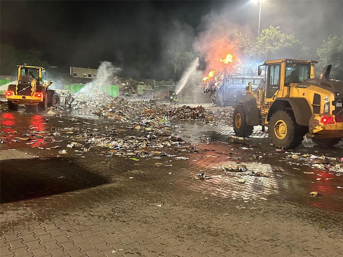 Feuer bei Entsorgungsunternehmen in Goch