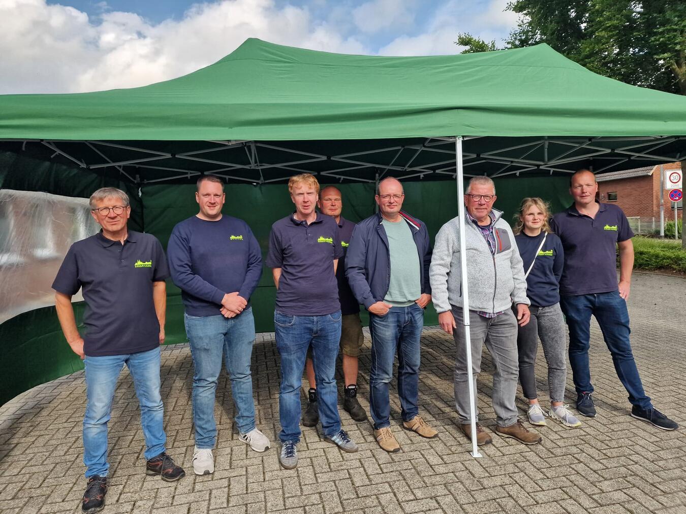 Freiwillige Feuerwehr Xanten: Förderverein übergibt Pavillon an Einheit Birten 