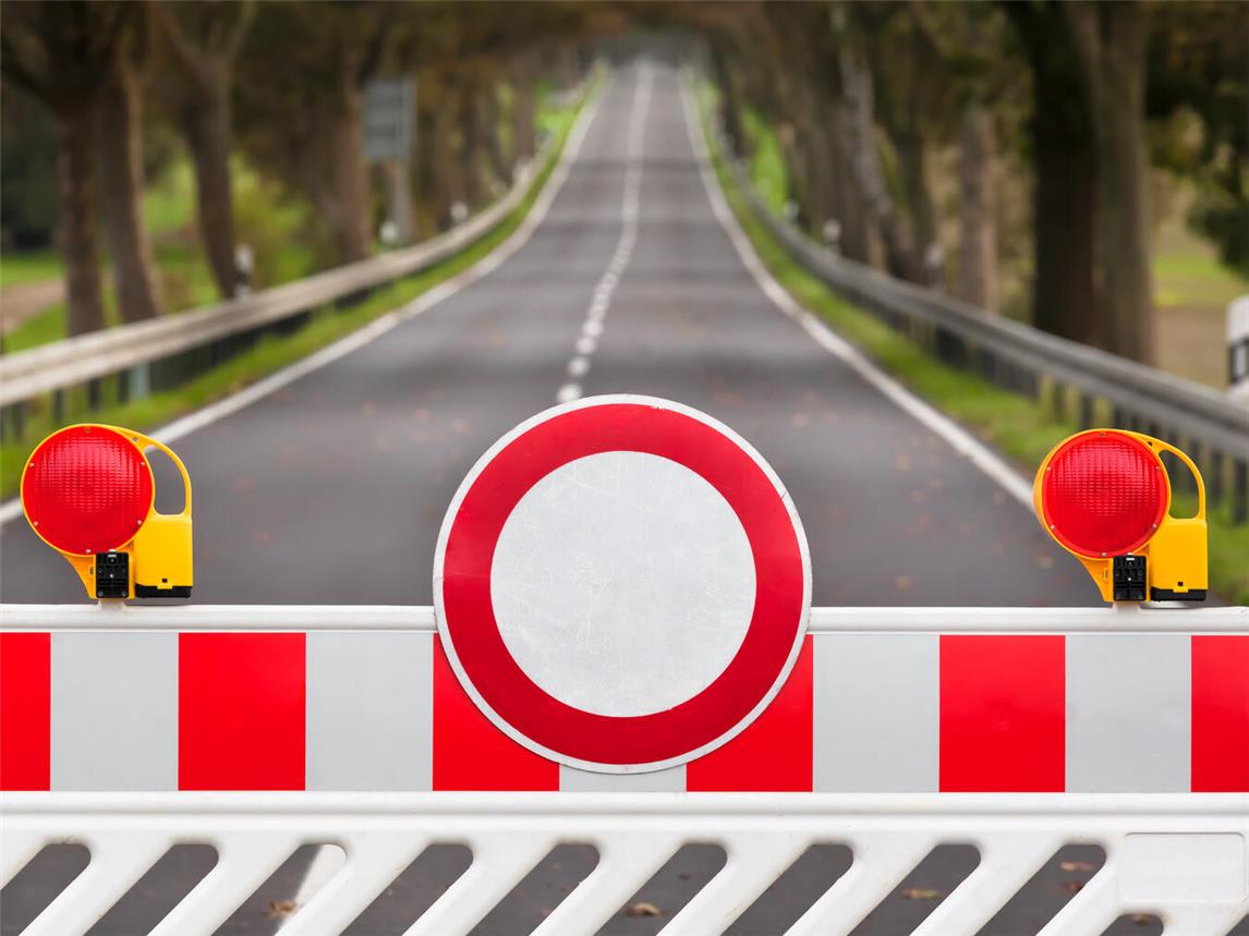 Sperrung auf der Kapellener Straße