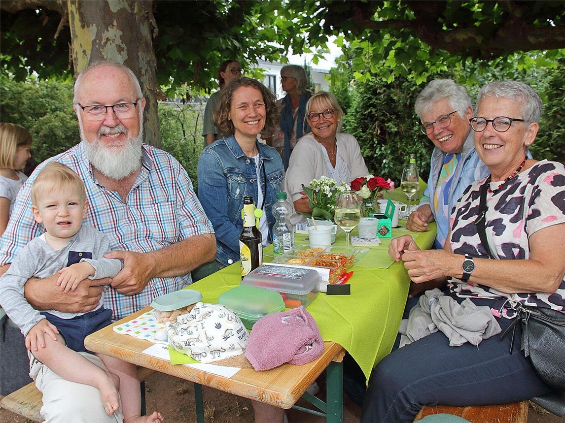 Erstmals Picknick unter den Platanen
