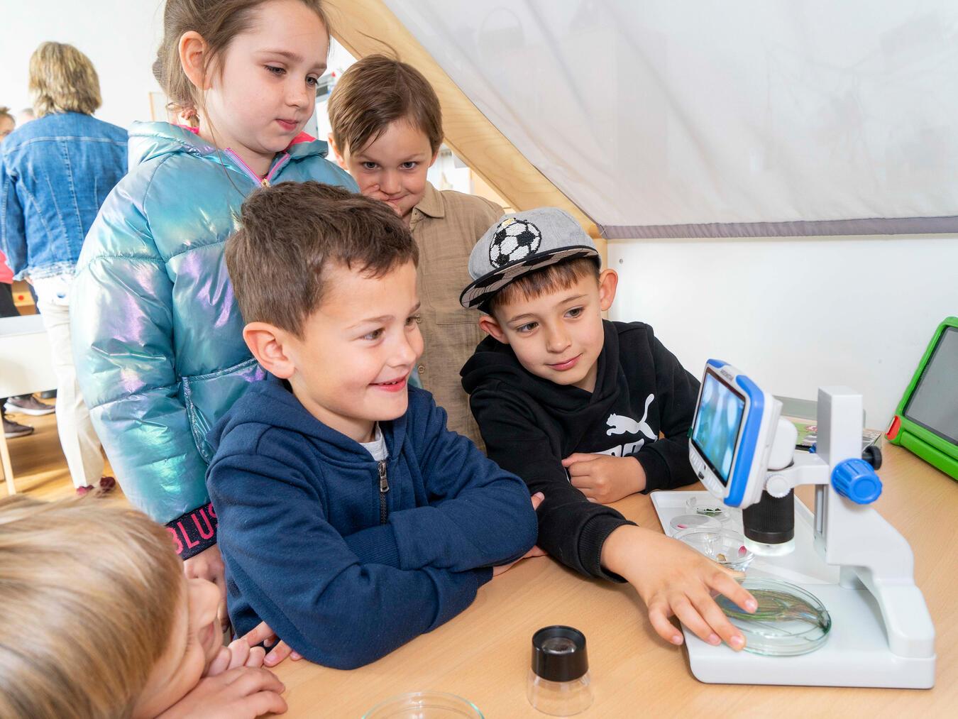 Zertifizierung als „Haus in dem Kinder forschen“ 