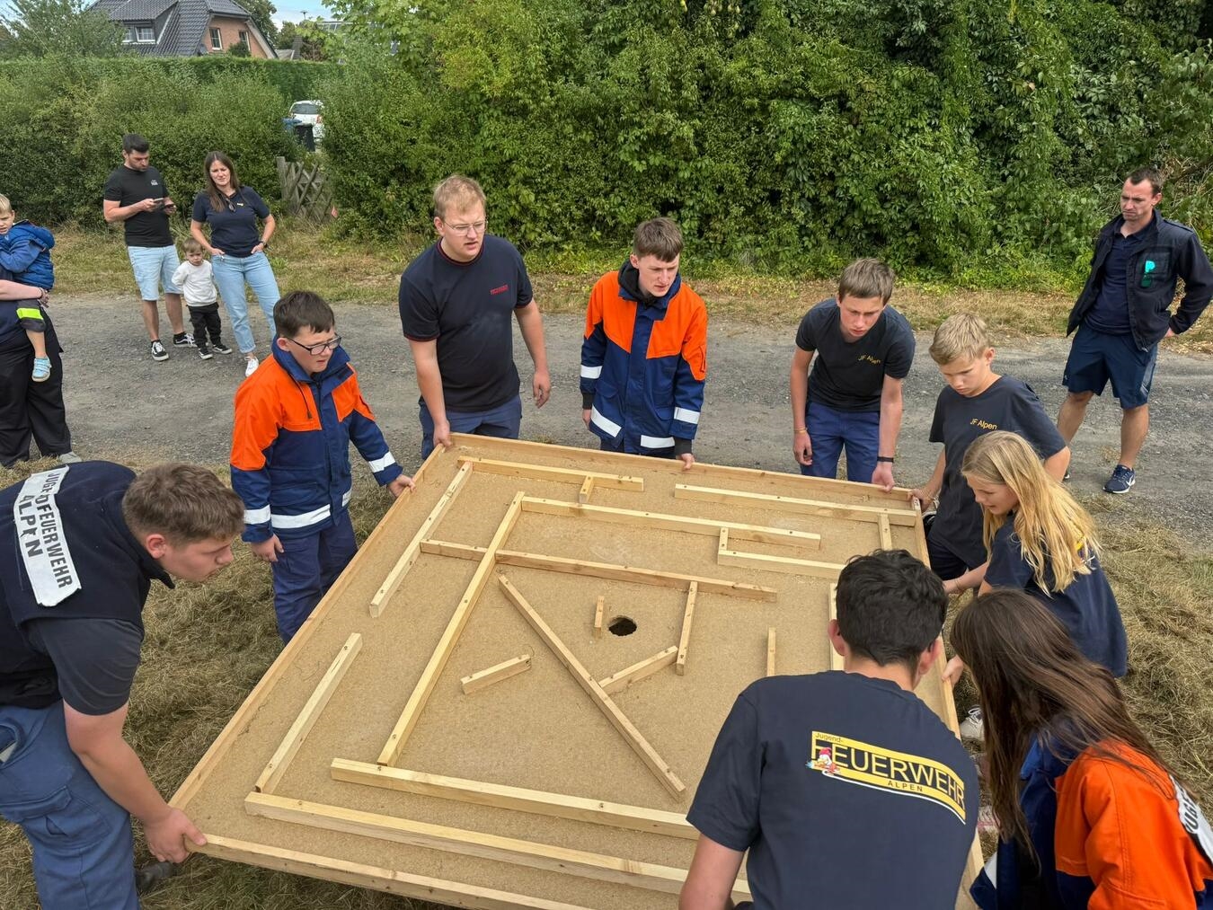 Jugendfeuerwehr Alpen beim Kreizeltlager 2025 