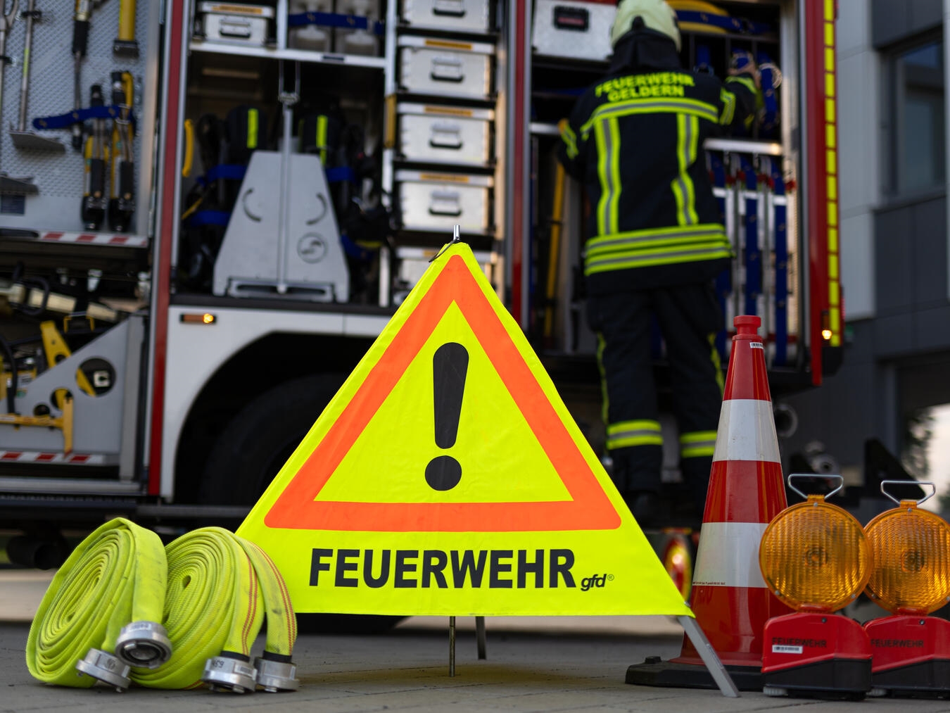 Stadt Geldern warnt vor angeblichen Feuerlöscher-Kontrollen der Gelderner Feuerwehr Stadt Geldern warnt vor angeblichen Feuerlöscher-Kontrollen der Gelderner Feuerwehr
