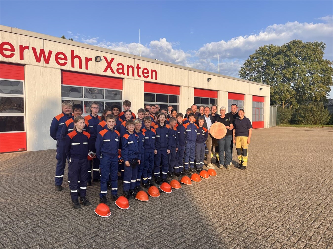 Jugendfeuerwehr Xanten freut sich über Spende