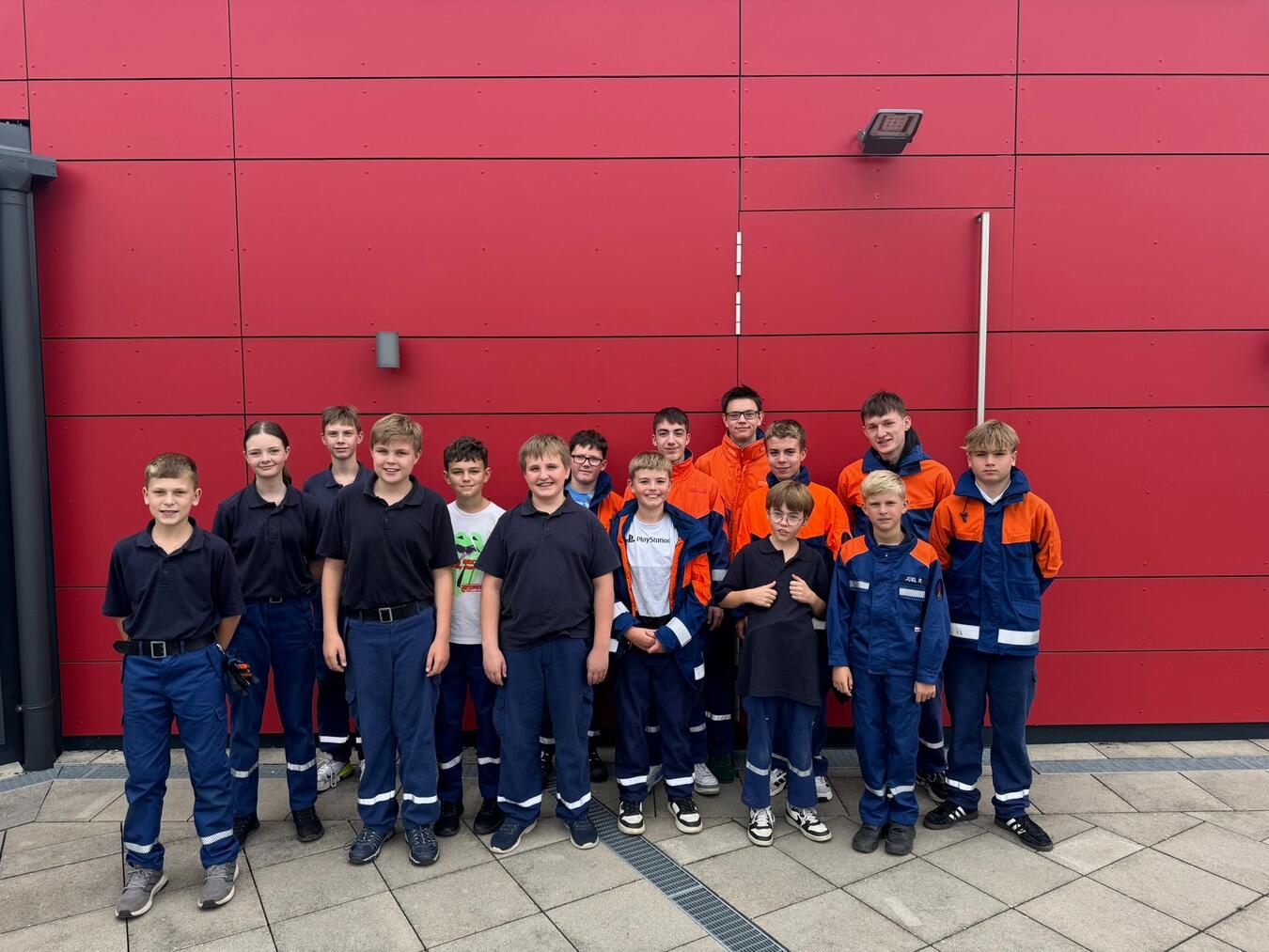 Jugendfeuerwehren Alpen und Xanten erkunden den Wald