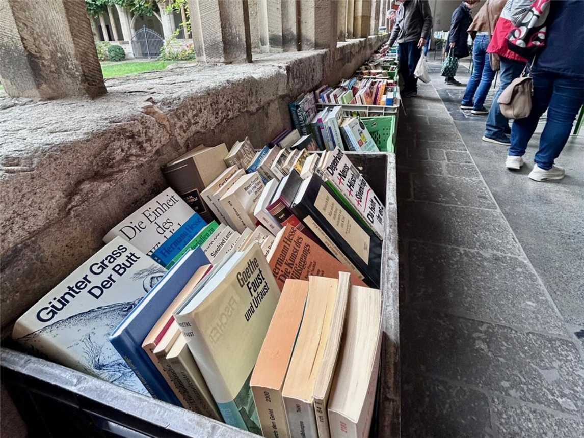 Xanten: Kolping-Bücherbörse bringt 700 Euro für den guten Zweck