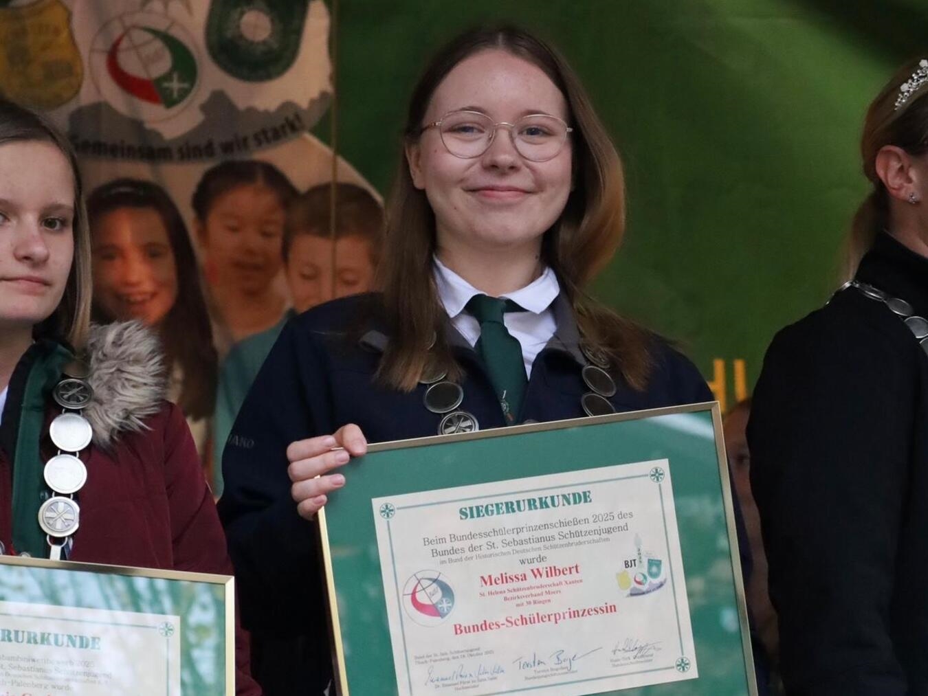 Schützenbruderschaft St. Helena Xanten: Melissa Wilbert ist die neue Bundesschülerprinzessin Schützenbruderschaft St. Helena Xanten: Melissa Wilbert ist die neue Bundesschülerprinzessin