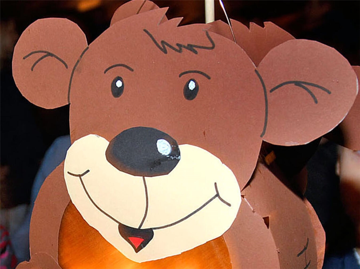 St.-Martinszug mit Feuerwerk in Sevelen