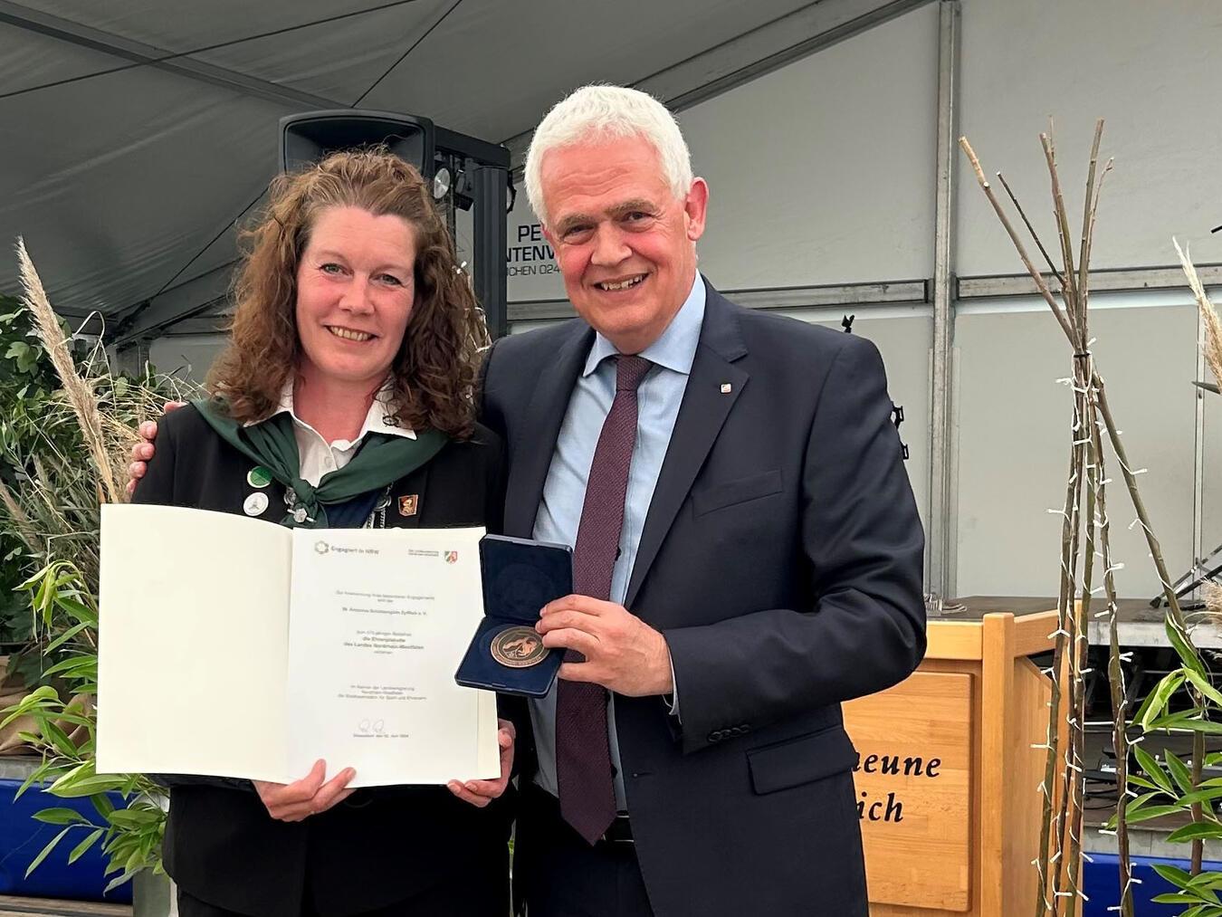 NRW-Schützenehrenplakette für St. Antonius Schützen 