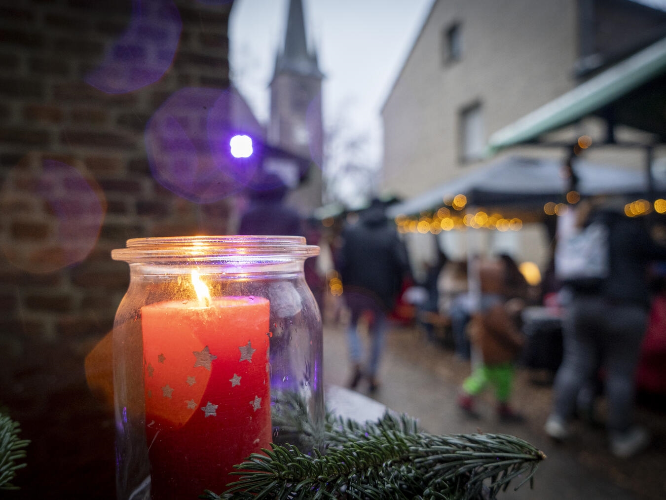 Buntes Treiben auf dem Herongener Weihnachtsmarkt 