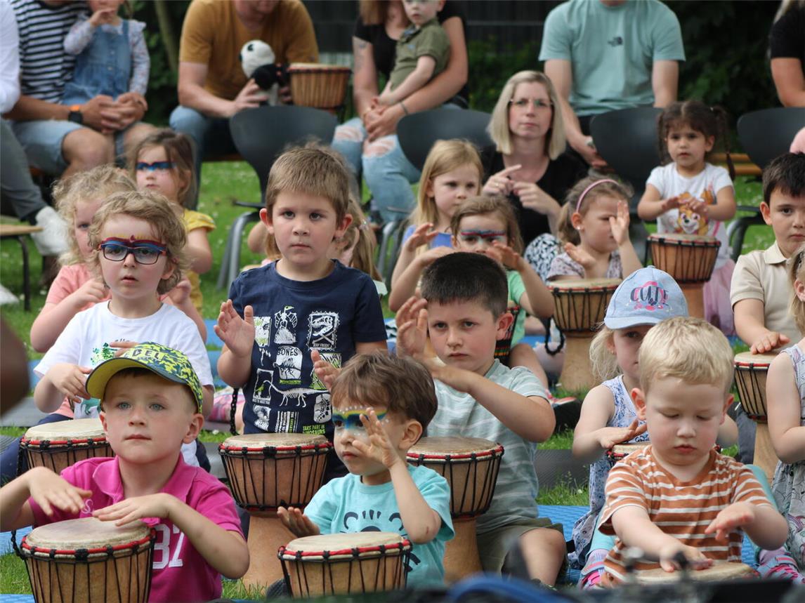 Trommelzauber in der Kita St. Pius