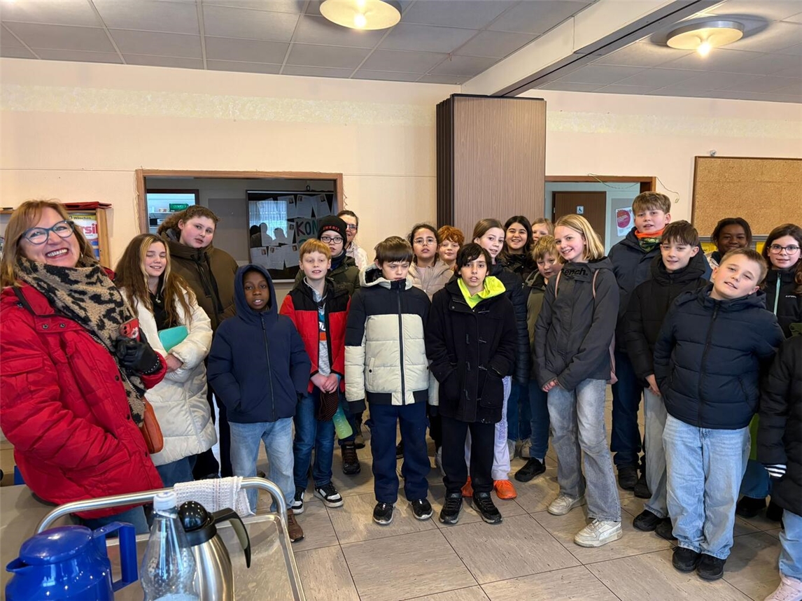 Alpener Sekundarschüler sammeln Spenden für die Tafel Alpen
