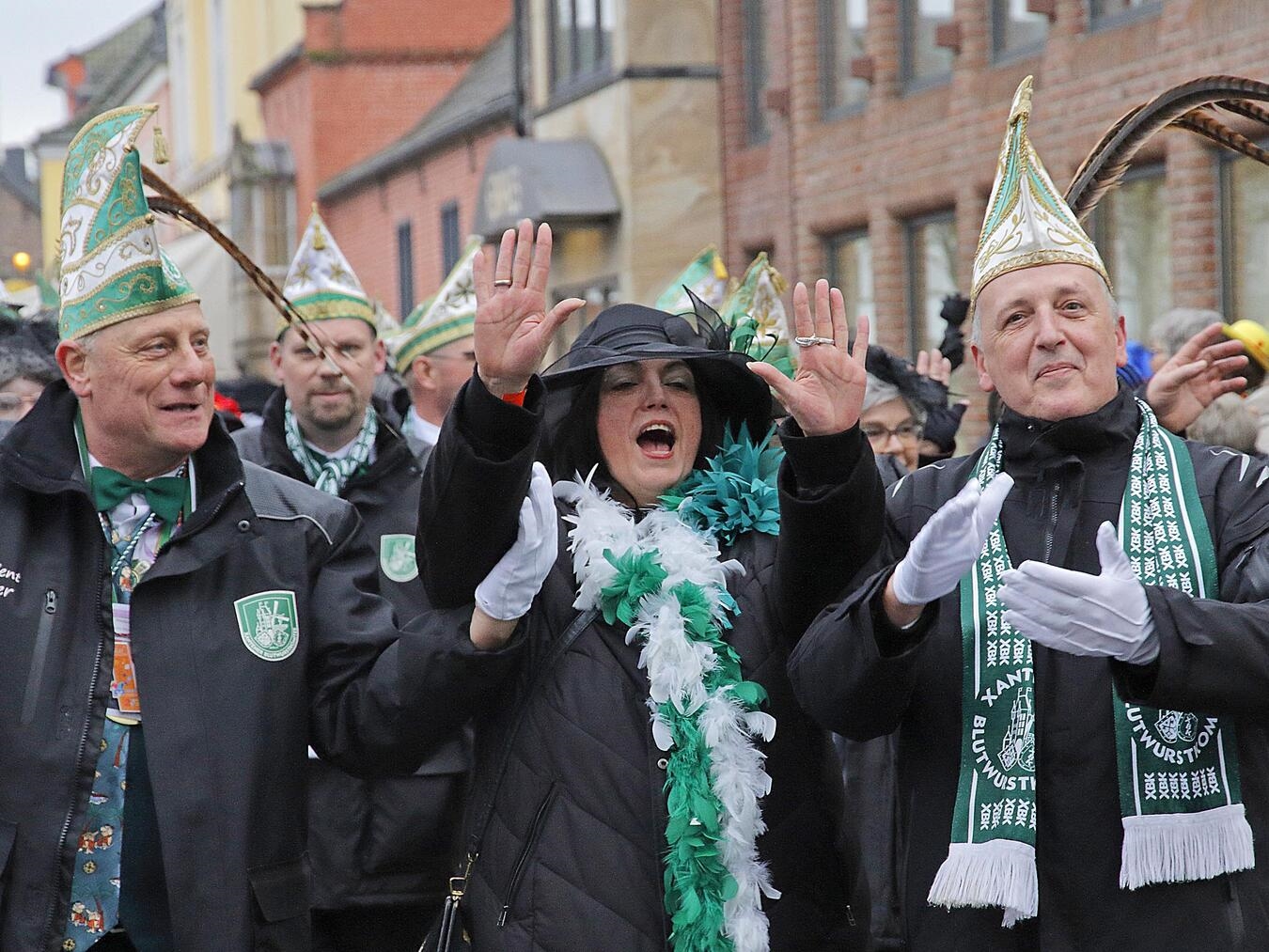 Rathaussturm: Die Möhnen haben in Xanten das Rathaus übernommen 