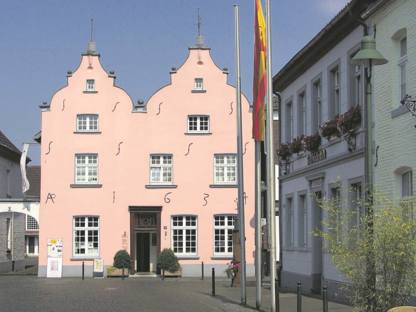 Ausstellung „Grau malt bunt“ 