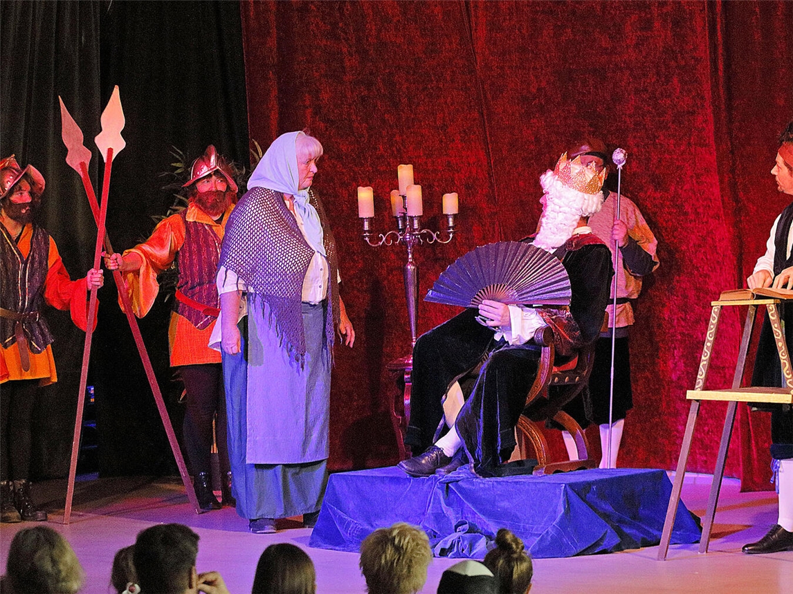 Alpener Laienspiel begeistert mit „Rumpelstilzchen“