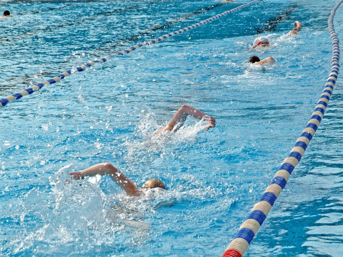 Frühschwimmen im Spaßbad Hexenland