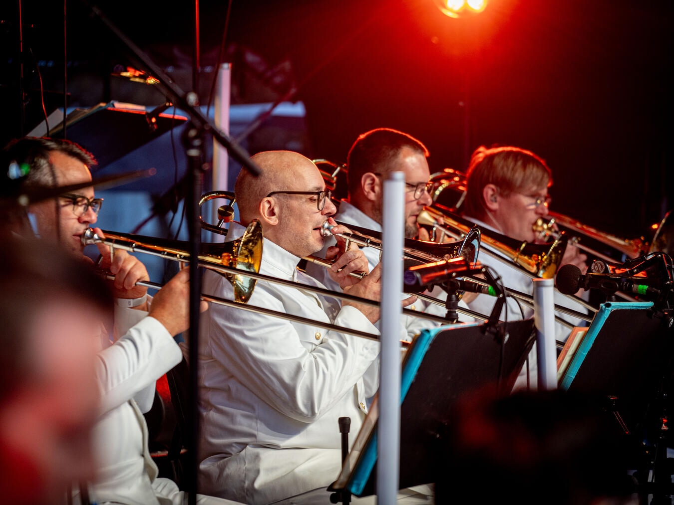 Big Band der Bundeswehr begeistert mit Swing, Rock und Pop auf dem Xantener Marktplatz 