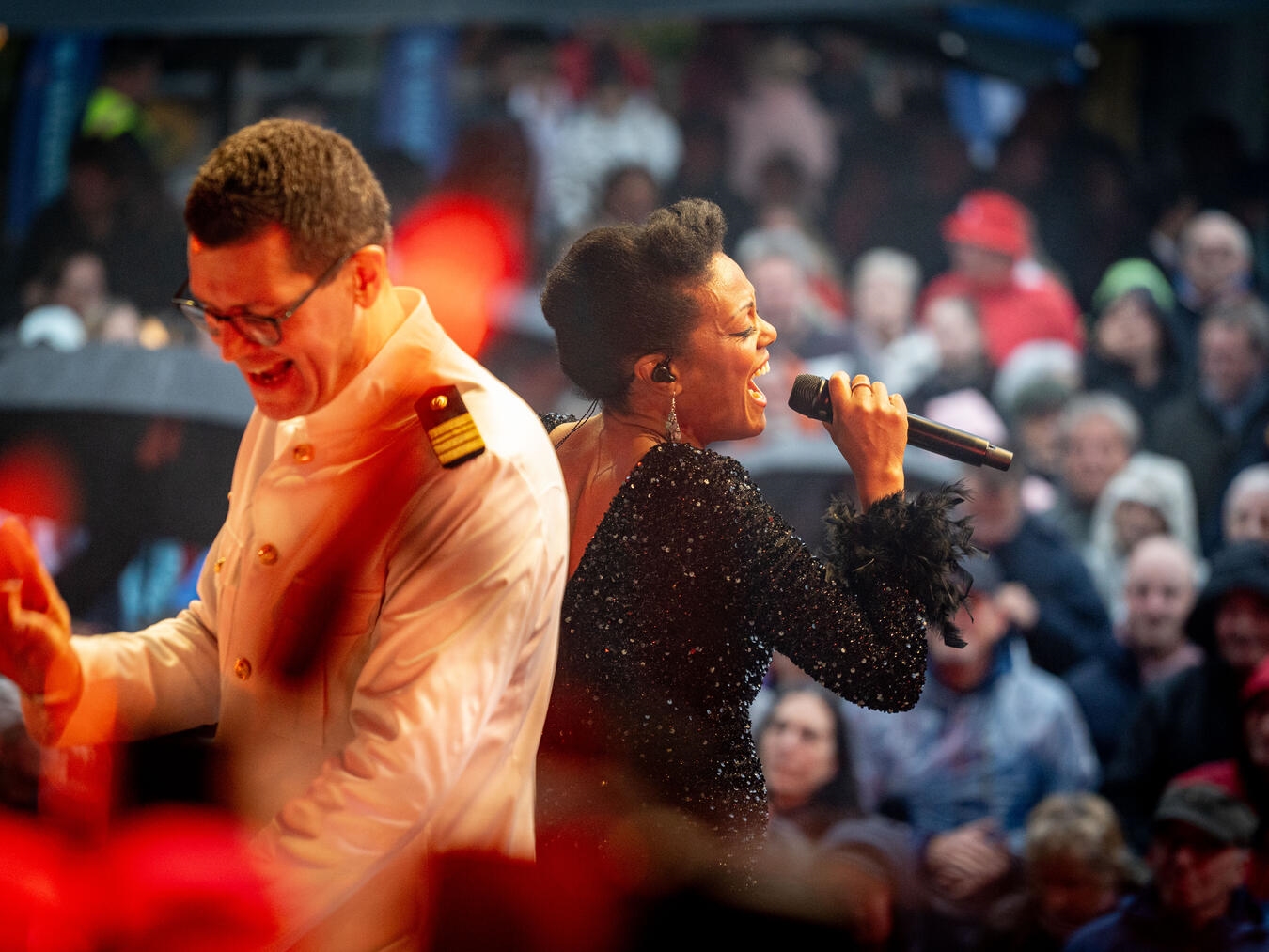 Big Band der Bundeswehr begeistert mit Swing, Rock und Pop auf dem Xantener Marktplatz 