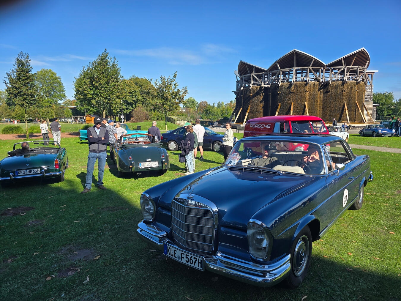 Wundervolle Oldtimer und ungebrochene Hingabe  