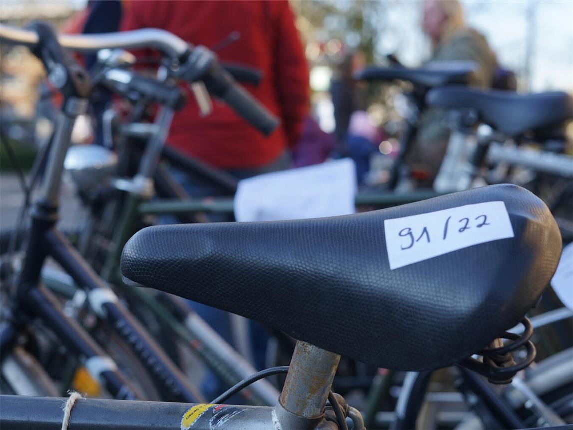 Fundradversteigerung am Gelderner Rathaus