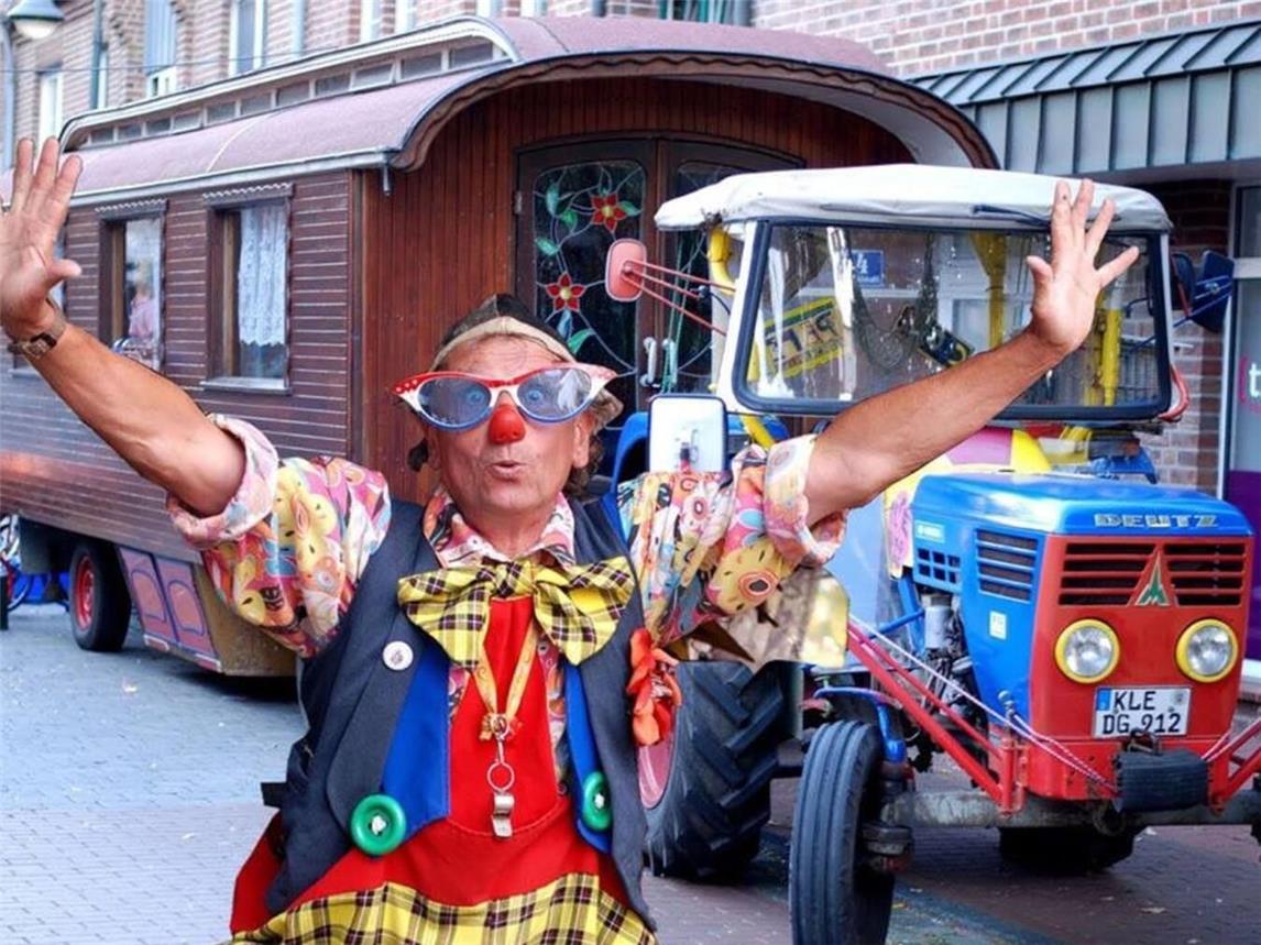 Clown Pepe ist zu Gast beim Heimat Shoppen in Goch