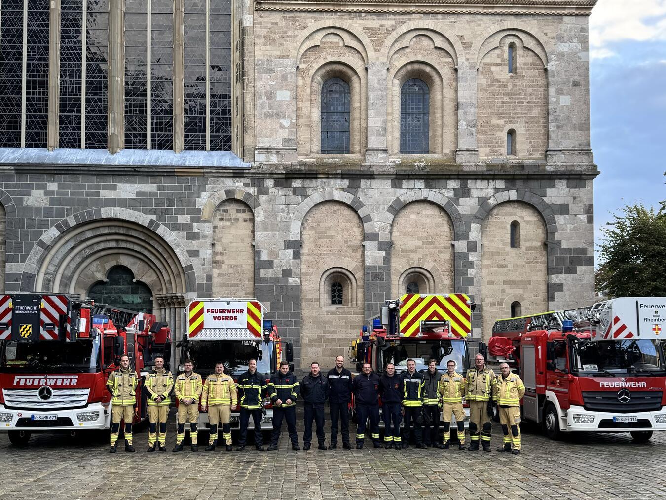 Erfolgreiche Ausbildung zu Drehleitermaschinisten 
