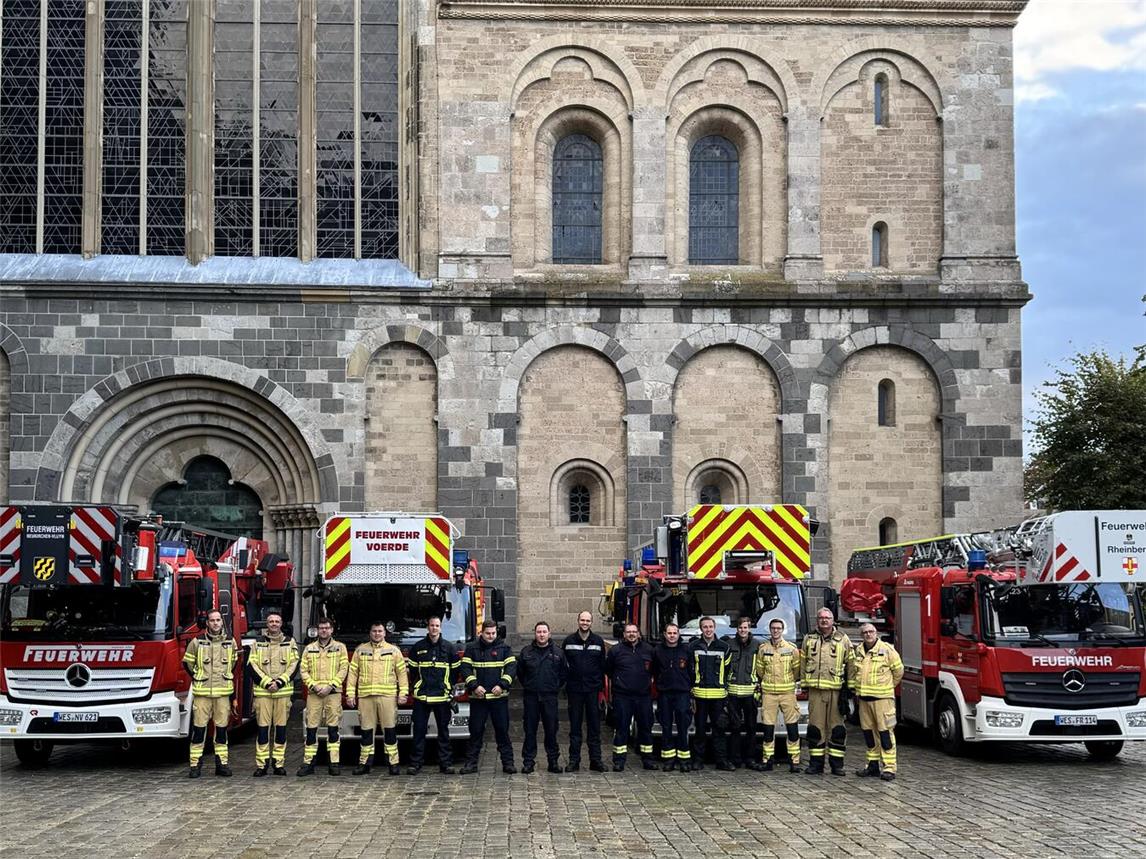 Erfolgreiche Ausbildung zu Drehleitermaschinisten