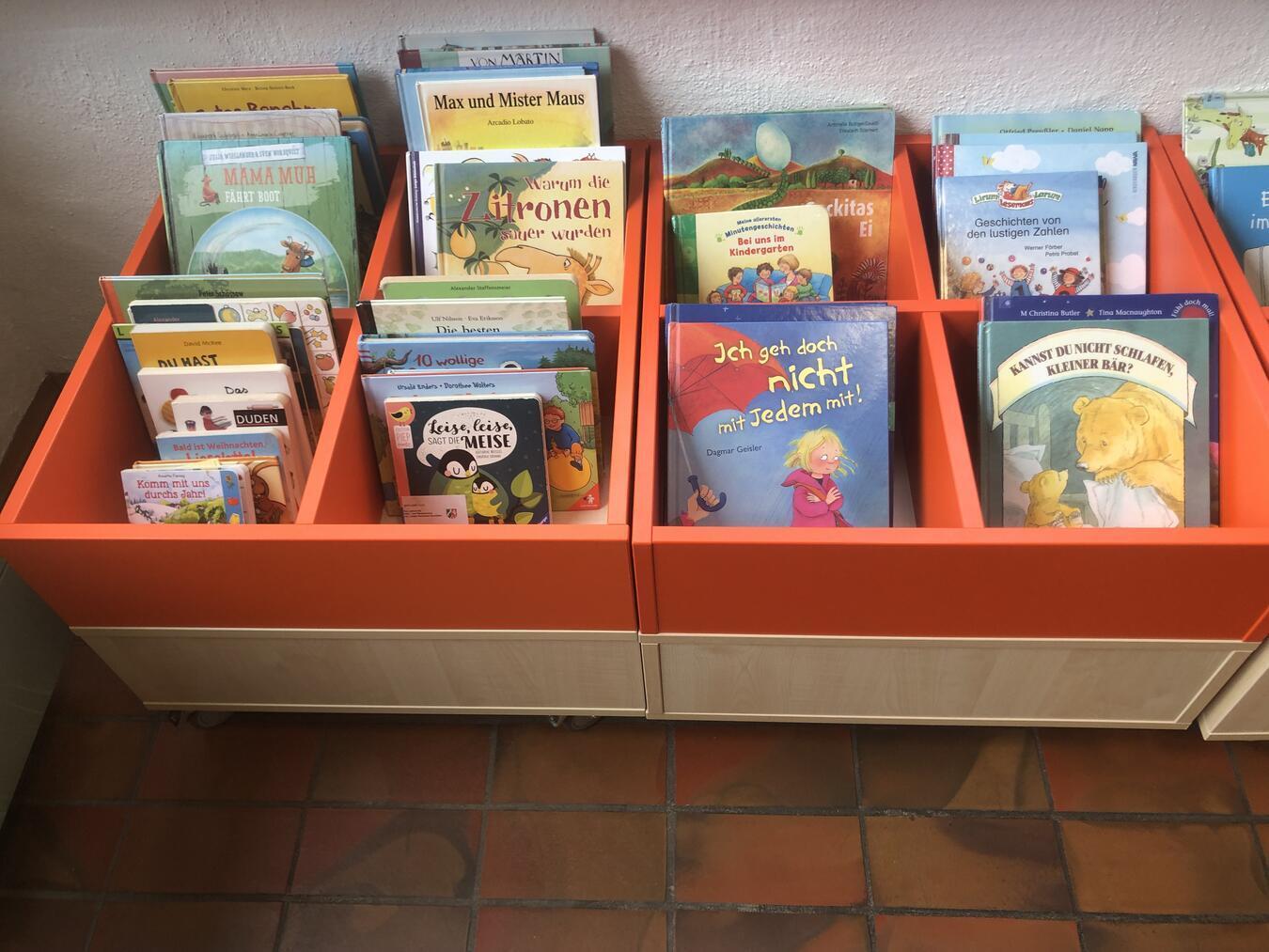 Bücherbestand in der Öffentlichen Bücherei Issum aufgestockt 